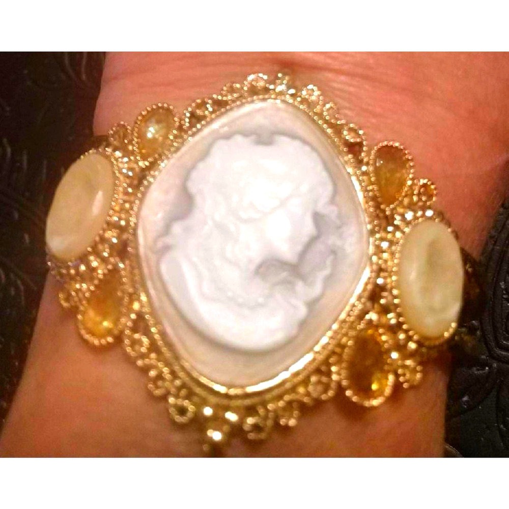 Exquisite~Gold Cameo Celluloid Bracelet